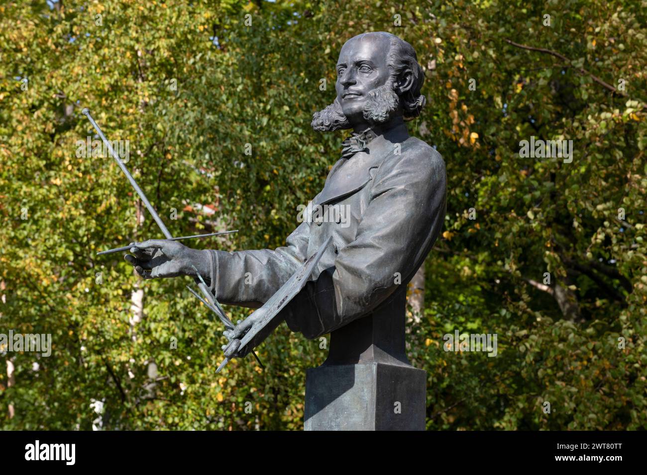 KRONSTAD, RUSSIE - 16 SEPTEMBRE 2023 : Monument au peintre marin russe I.K. Aivazovsky par une journée ensoleillée de septembre Banque D'Images
