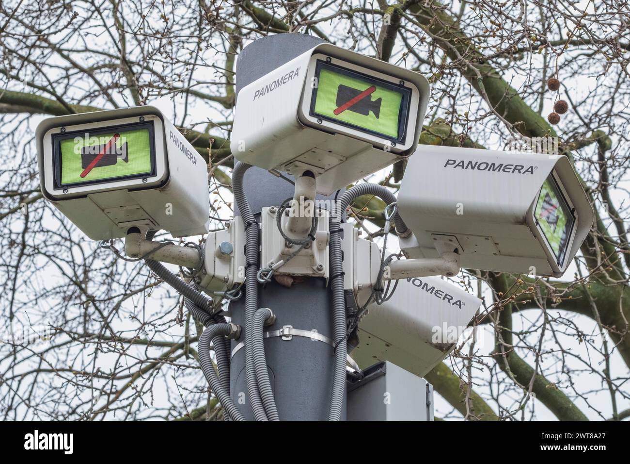 Caméras de surveillance de la police sur Ebertplatz à Cologne. Banque D'Images