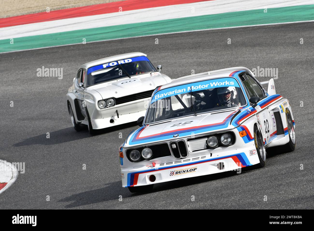 Scarperia, 2 avril 2023 : BMW 3,0 CSL 1975 en action lors du Mugello Classic 2023 sur le circuit de Mugello en Italie. Banque D'Images