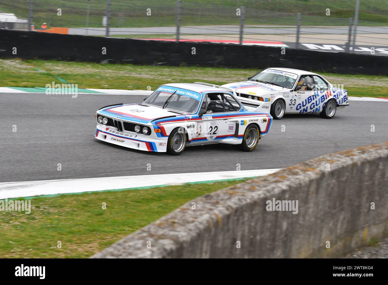 Scarperia, 2 avril 2023 : BMW 3,0 CSL 1975 en action lors du Mugello Classic 2023 sur le circuit de Mugello en Italie. Banque D'Images