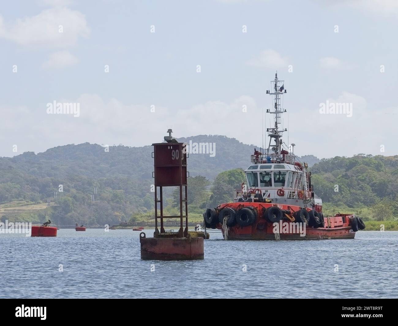 Bateau sur le lac Gatún (canal de Panama) Banque D'Images