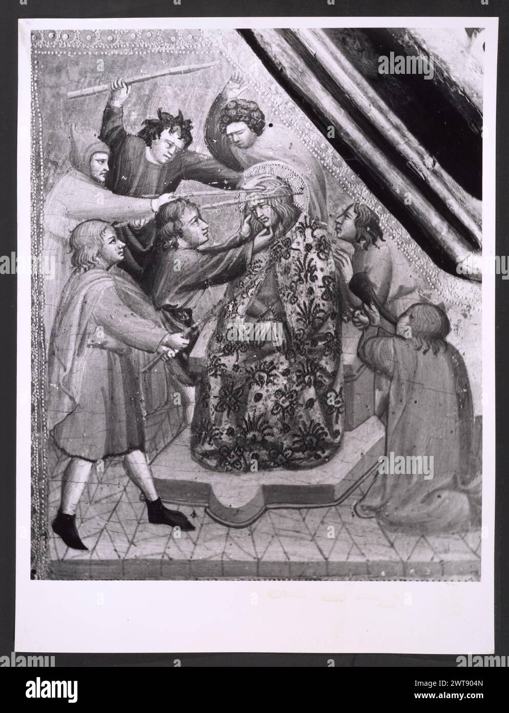 Ombrie Pérouse Trevi Palazzo communale, Pinacoteca5. Hutzel, Max 1960-1990 vues de la façade du XVe siècle du Palazzo Communale et de la Piazza Mazzini. Vues de la belle collection de peinture ombrienne, sculpture, travail du métal et Deruta Maiolica dans la Pinacothèque. Il convient de noter un groupe sculptural qui est un excellent exemple du grand sculpteur du XIXe siècle Cesare Aureli. Les photos montrent également la collection encycolpédique de peintures ombriennes (XIVe-XVIe siècles) mises en valeur par des œuvres de Giovanni Spagna, Giusto di Grand et Pinturricchio. Notes de l'objet : Hutzel a tourné cette campagne en 198 Banque D'Images