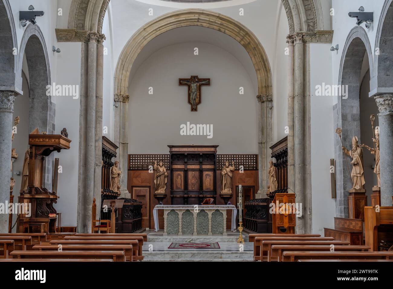 La cathédrale de San Clemente est le lieu de culte principal dans la ville de Teano, en Campanie, et le siège du diocèse de Teano-Calvi Banque D'Images