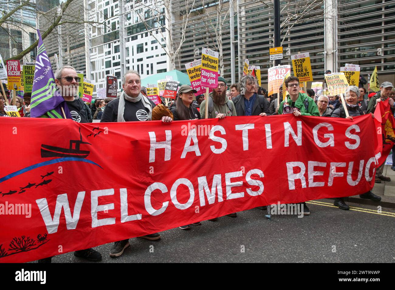 Londres, Royaume-Uni. 16 mars 2024. Les manifestants se rassemblent devant le Ministère de l'intérieur lors d'un rassemblement contre le racisme avant la Journée des Nations Unies contre le racisme. Crédit : SOPA images Limited/Alamy Live News Banque D'Images