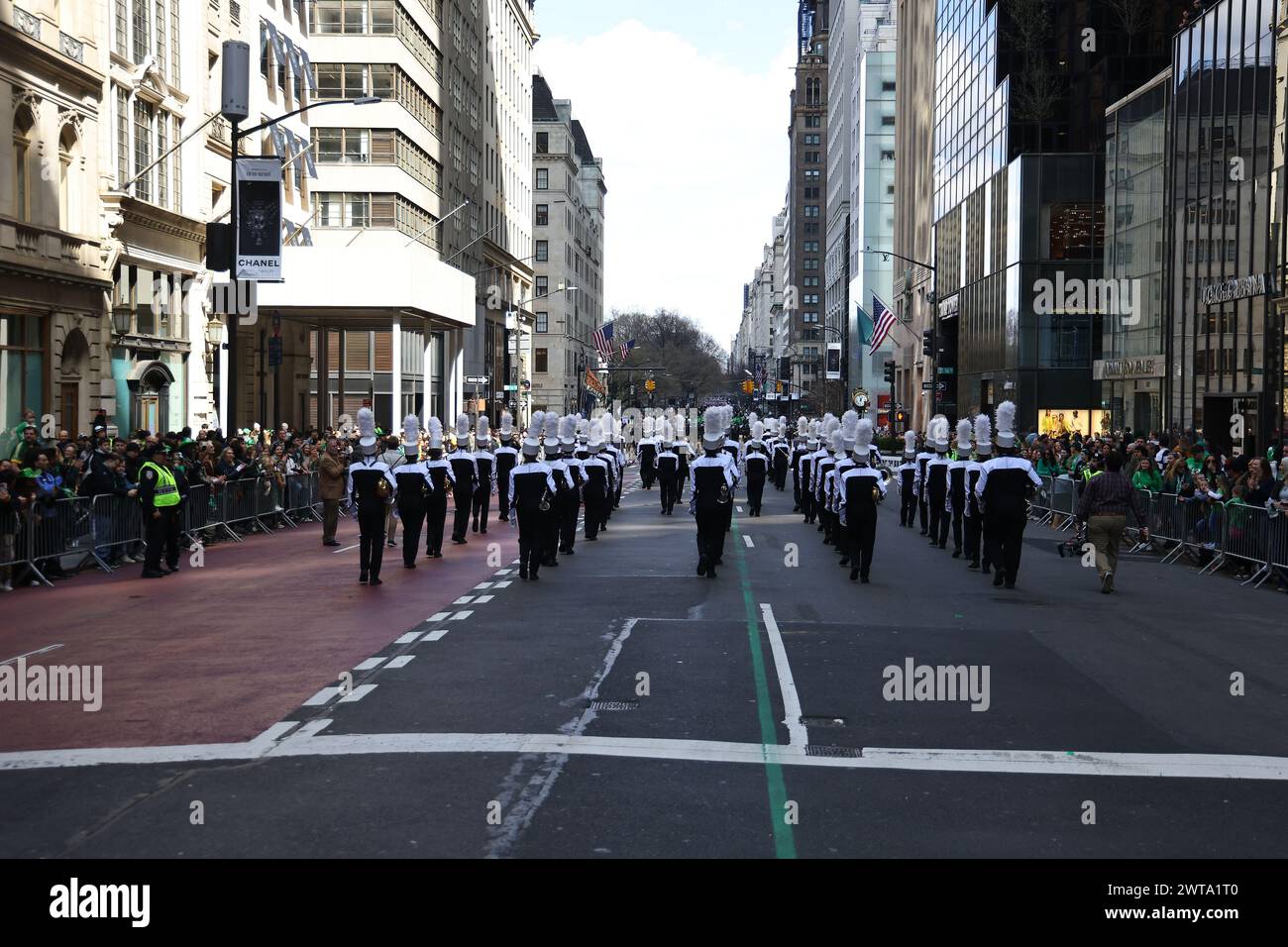 Les membres de la bande Franklin marchent dans le parfait Patrick's Day Parade sur la Cinquième Avenue à New York, New York, samedi 16 mars 2024. Le Patrick's Day Parade, l'une des traditions les plus anciennes et les plus grandioses de New York, a lieu pour la 263e fois le long de la Cinquième Avenue. (Photo : Gordon Donovan) Banque D'Images