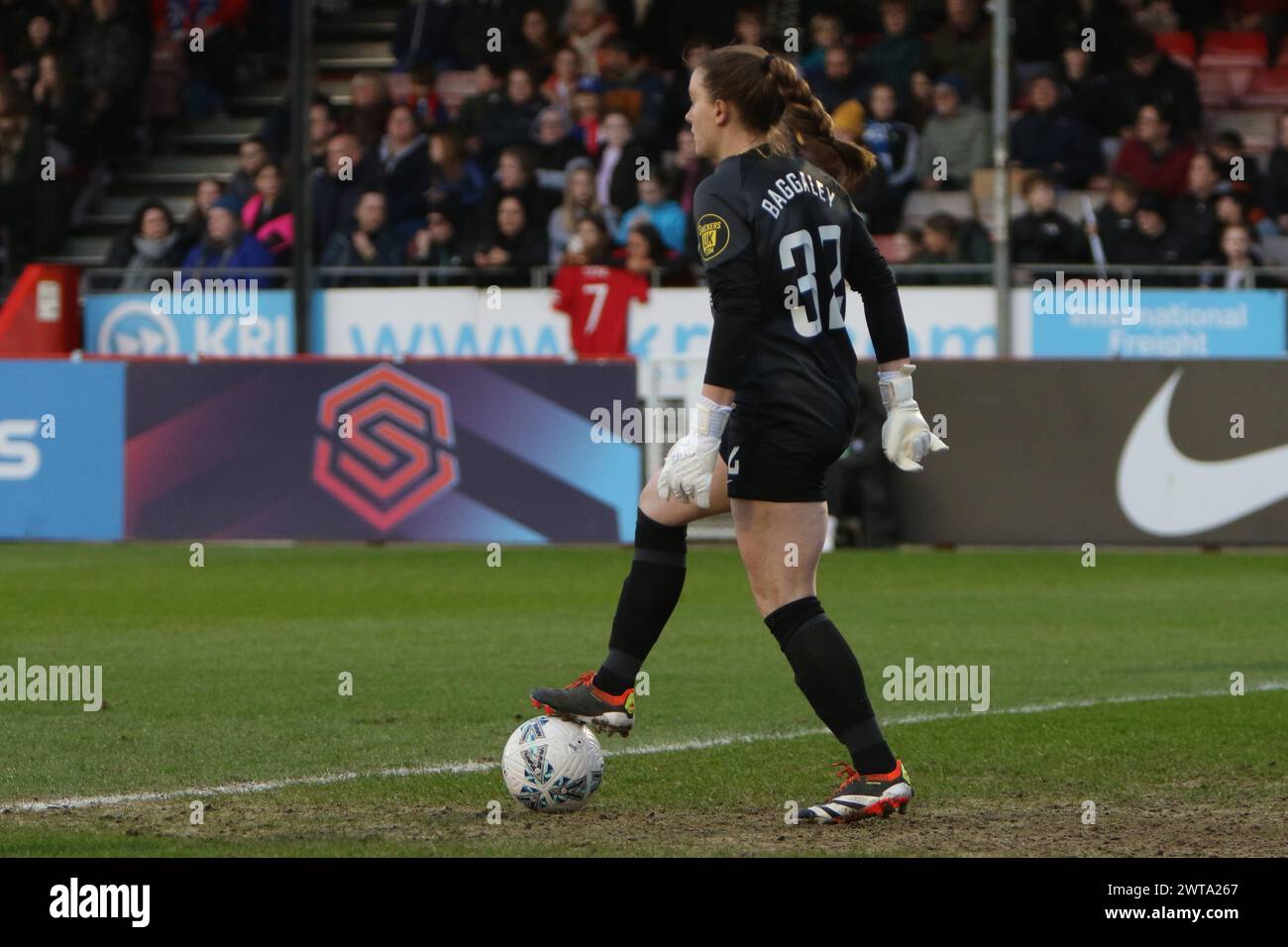 Sophie Baggaley Brighton & Hove Albion Women v Manchester United Women's FA Cup au Broadfield Stadium, Crawley Town FC Banque D'Images