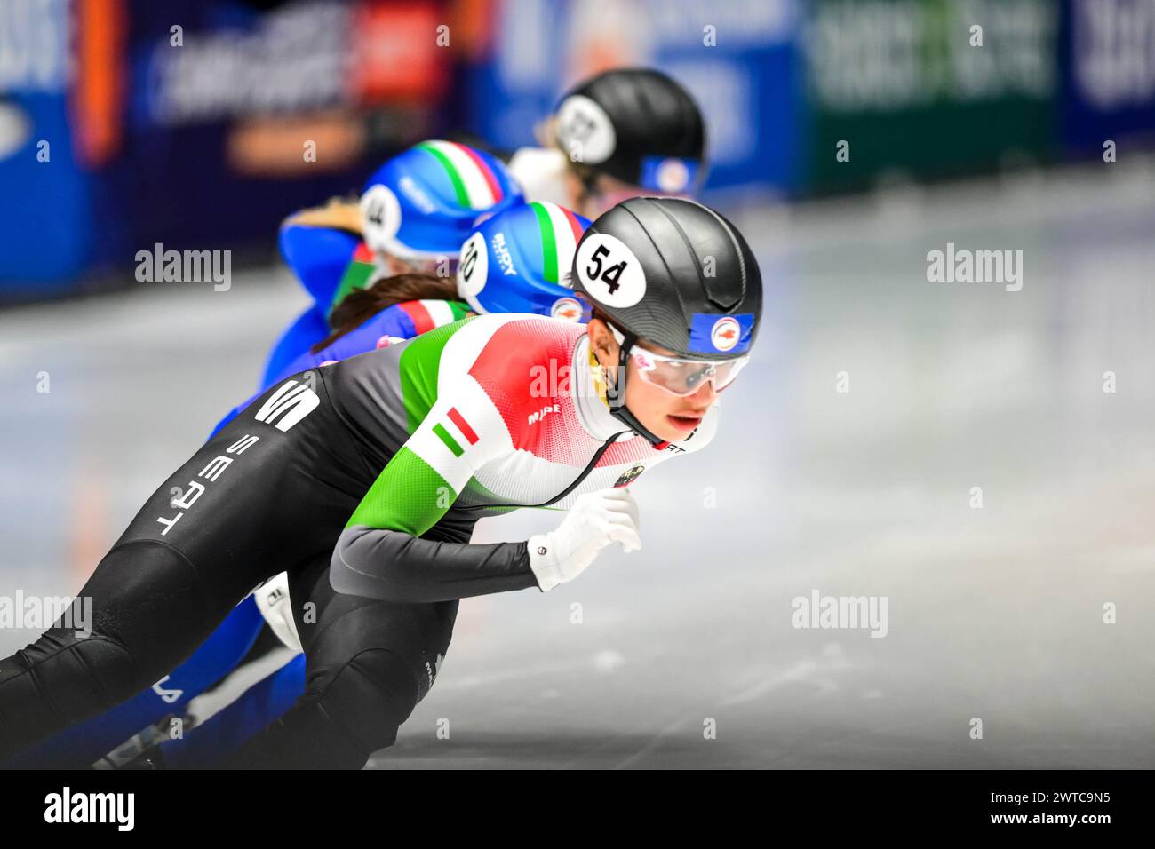 SOMODI Maja Dora HUN en compétition le jour 2 du Championnat du monde de patinage de vitesse sur courte piste au départ de Rotterdam le 16 mars 2024. Photo de Phil Hutchinson. Utilisation éditoriale uniquement, licence requise pour une utilisation commerciale. Aucune utilisation dans les Paris, les jeux ou les publications d'un club/ligue/joueur. Crédit : UK Sports pics Ltd/Alamy Live News Banque D'Images