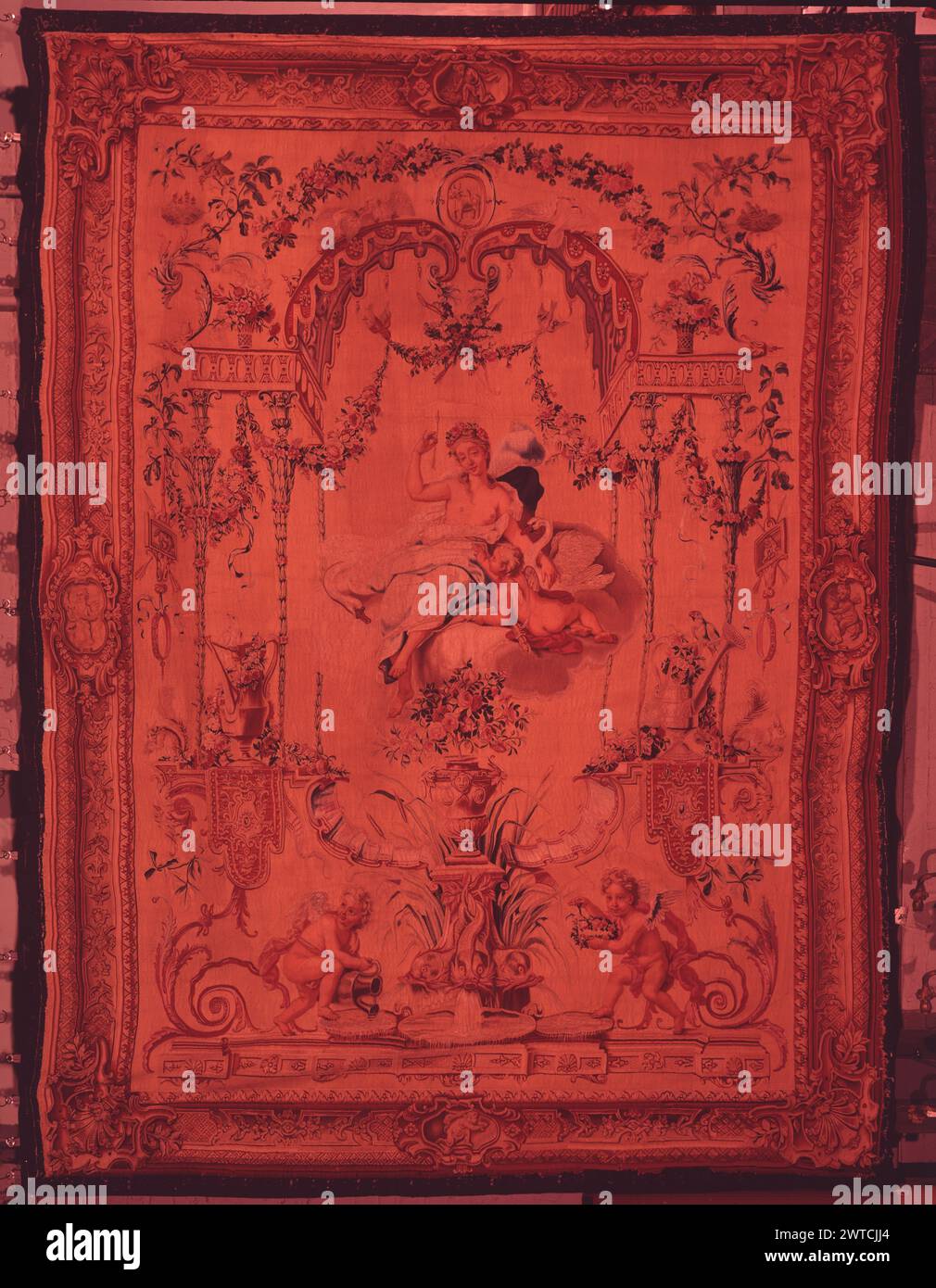 Vénus (Aphrodite). Audran, Claude III (français, 1658-1734) (dessiné après & auteur de design, bordures) [peintre] Boulogne, Louis (le jeune) (français, 1654-1733) (dessiné après, figures) [peintre] Corneille, Jean-Baptiste (français, 1649-1695) (dessiné après, figures) [peintre] Desportes, Alexandre-François (français, 1661-1743) (dessiné après, animaux) [peintre] c. 1760 tapisserie dimensions : H 11'6' x l 8'6' tapisserie matériaux/techniques : inconnue culture : Centre de tissage français : Paris histoire de propriété : Français & Co. acheté de Jacques Kugel, reçu le 7/9/1965 ; vendu à Ernest Petrasch 8/ Banque D'Images