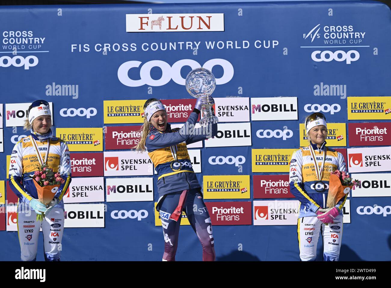 Linn Svahn, Suède, a terminé deuxième, Jessie Diggins, des États-Unis, a gagné et Frida Karlsson, Suède, a terminé troisième dans le résultat global de la Coupe du monde de ski de fond FIS après la dernière saison de compétition 2023-2024 à Falun, Suède 17 mars 2024.photo : Anders Wiklund / TT / Kod 10040 Banque D'Images