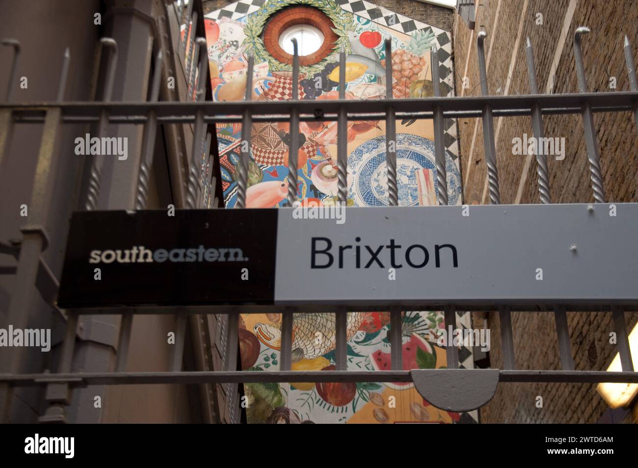 Mural, gare ferroviaire de Brixton, Brixton, Londres, Royaume-Uni Banque D'Images