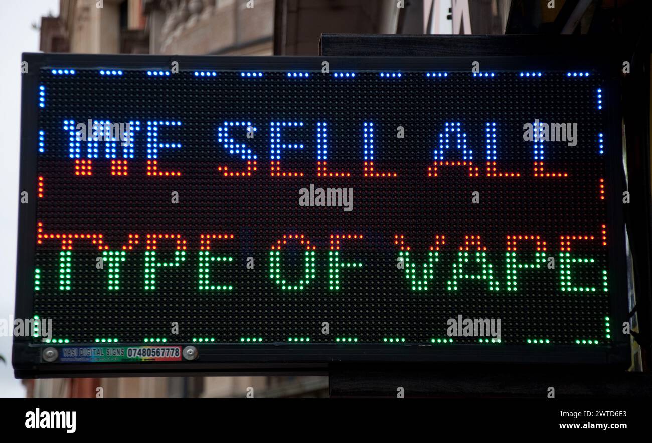 Signer à l'extérieur du magasin vape ; Brixton Road, Brixton, Londres, Royaume-Uni Banque D'Images