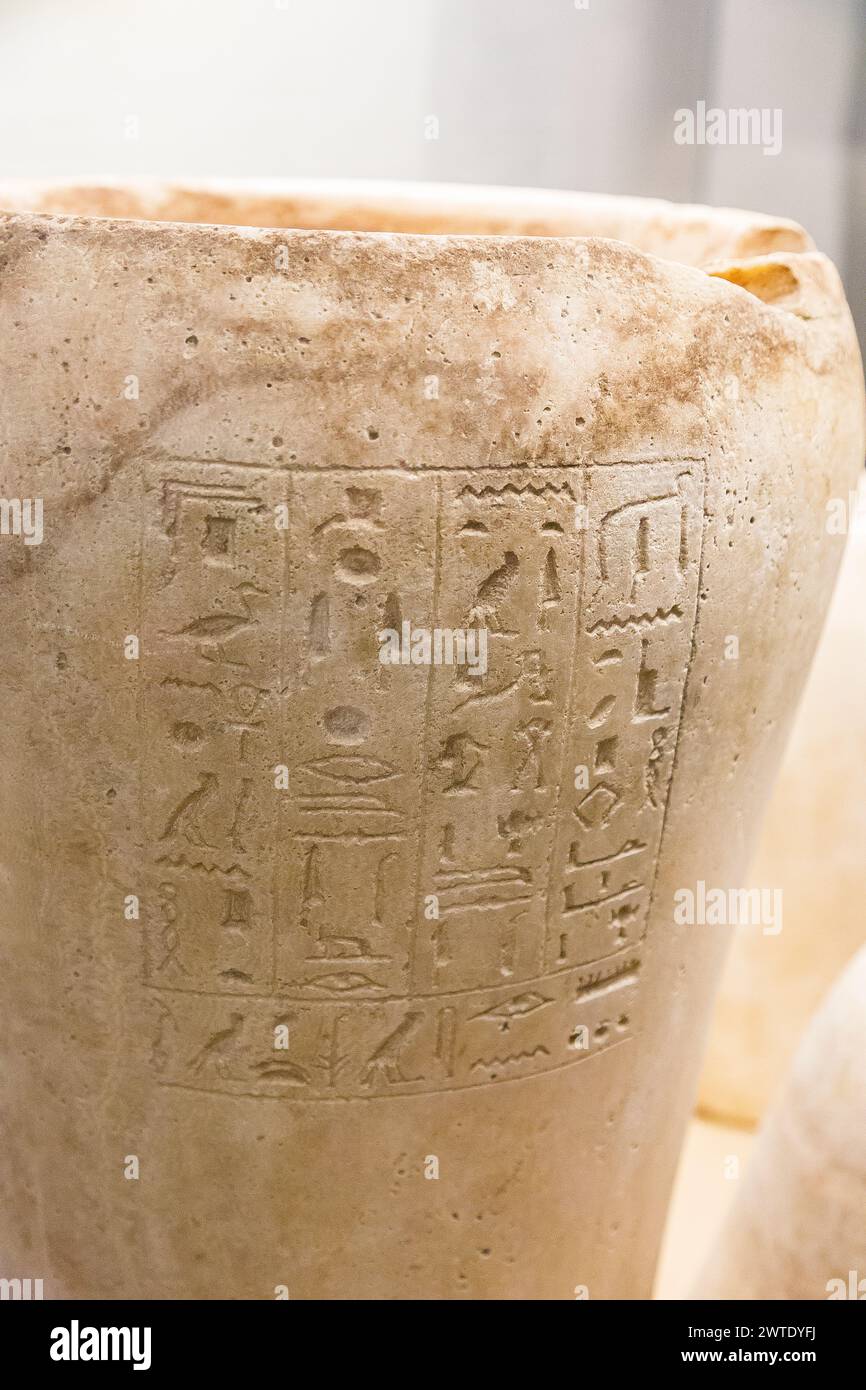 Egypte, Saqqara, Serapeum, un vase canope taureau Apis, avec le nom du prince Khaemouaset. Banque D'Images