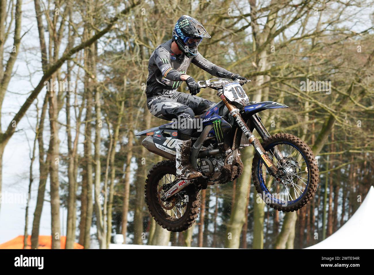 Harfsen, PAYS-BAS - 17 MARS : Calvin Vlaanderen NED Yamaha Monster Energy Yamaha Factory MXGP Team pendant le parctice libre et le temps sur la première roun Banque D'Images