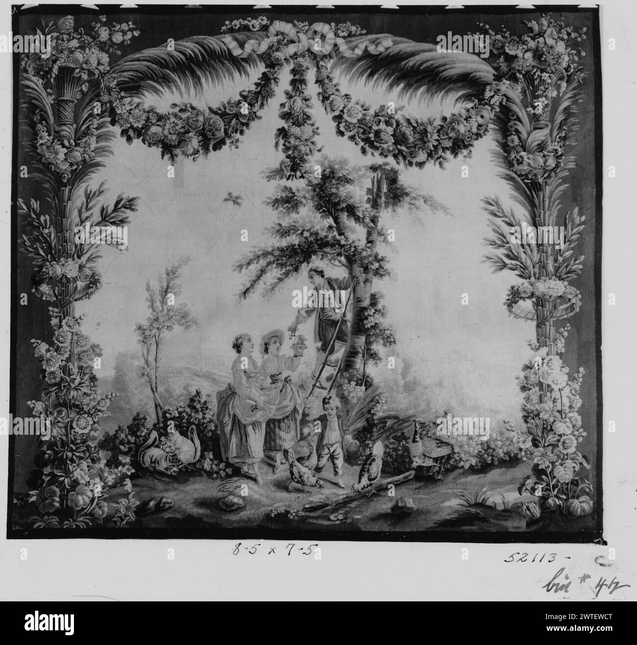 Cueilleurs de cerises. Huet, Jean-Baptiste (français, 1745-1811) (dessiné après) [peintre] c. 1785-1800 tapisserie dimensions : H 7'5' x l 8'5' tapisserie matériaux/techniques : inconnu culture : Centre de tissage français : Aubusson histoire de propriété : famille de Luze, Bordeaux, France. Alfred de Luze, France, 1912. Herbert, premier baron Michelham, Strawberry Hill, Londres, 1919. Lady Michelham, Paris, 1927. Capitaine Jefferson Davis Cohn, vers 1946. Lady Cunliffe-Owen, 1956 ans. French & Co acheté à Lady Cunliffe-Owen, reçu le 4/1952 ; vendu au North Carolina Museum of Art, Raleigh, le 1/30/1956. États-Unis, N Banque D'Images
