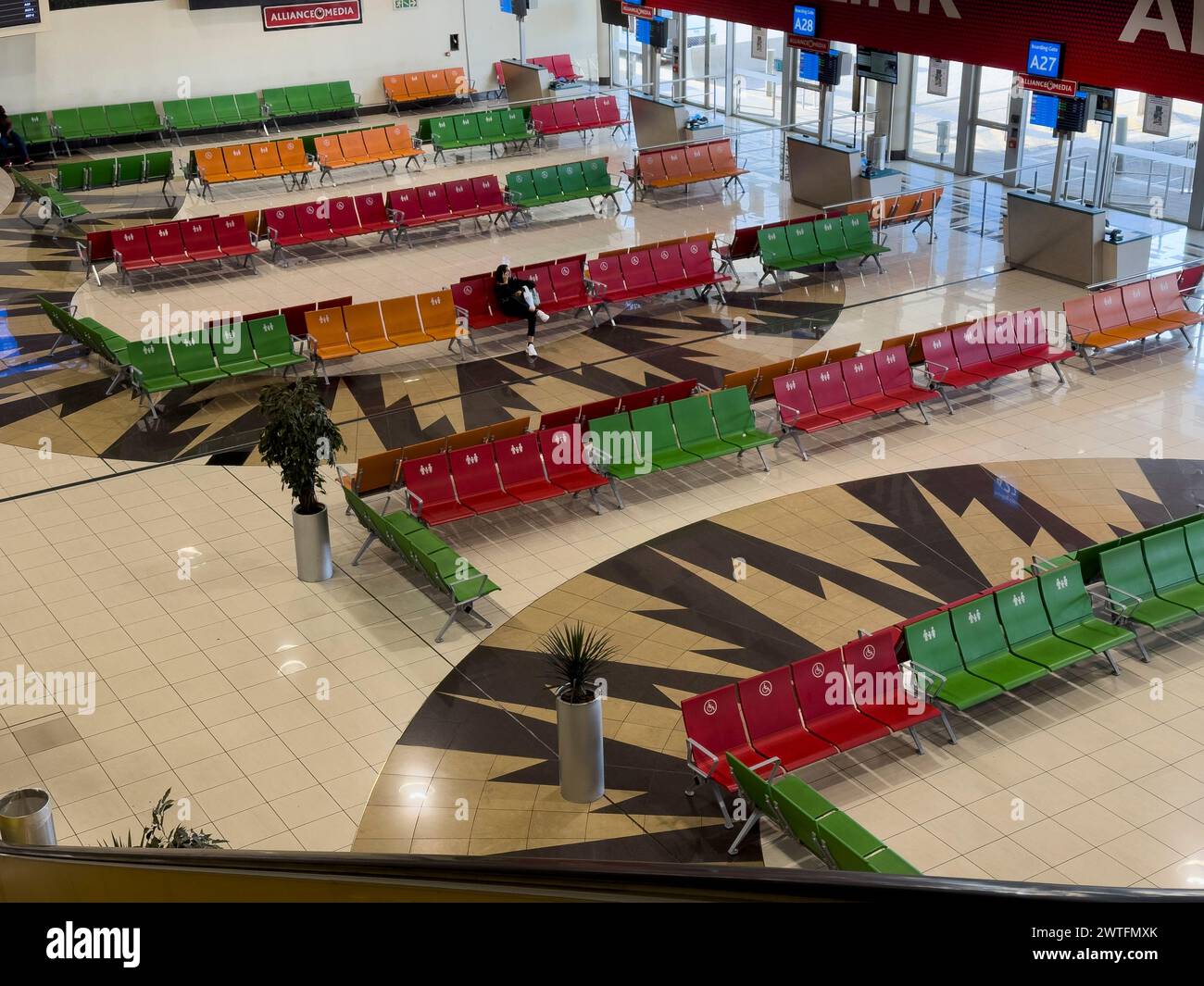 Johannesburg, Afrique du Sud. 07.03..24. Vue d'ensemble du coin salon à la porte d'embarquement de l'aéroport Banque D'Images