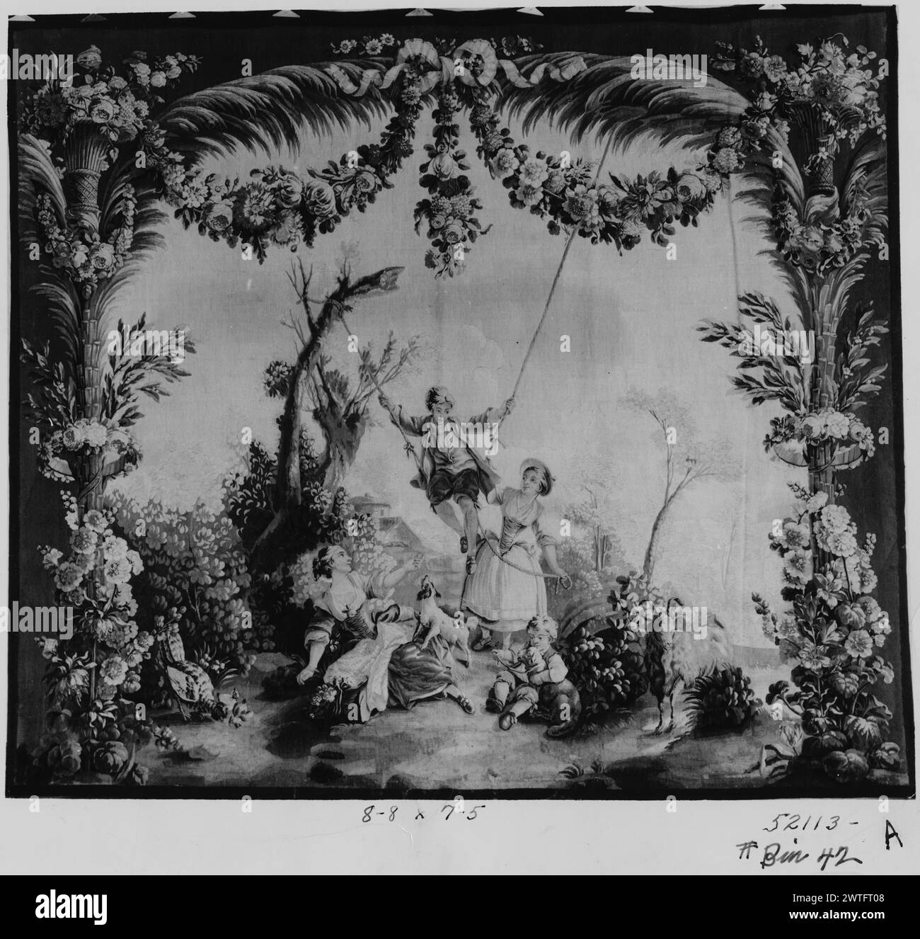 Balançoire. Huet, Jean-Baptiste (français, 1745-1811) (dessiné après) [peintre] c. 1785-1800 tapisserie dimensions : H 7'5' x l 8'8' tapisserie matériaux/techniques : inconnu culture : Centre de tissage français : Aubusson histoire de propriété : famille de Luze, Bordeaux, France. Alfred de Luze, France, 1912. Herbert, premier baron Michelham, Strawberry Hill, Londres, 1919. Lady Michelham, Paris, 1927. Capitaine Jefferson Davis Cohn, vers 1946. Lady Cunliffe-Owen, 1956 ans. French & Co acheté à Lady Cunliffe-Owen, reçu le 4/1952 ; vendu au North Carolina Museum of Art, Raleigh, le 1/30/1956. États-Unis, North Caro Banque D'Images