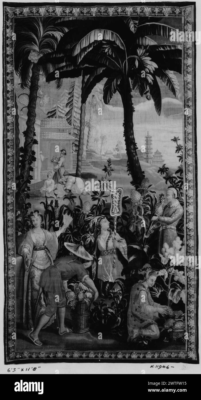 Récolte d'ananas. Vernansal, Guy-Louis (français, 1648-1729) (auteur de design, attr.) [Peintre] Monnoyer, Jean-Baptiste (français, 1636-1699) (auteur du dessin) [peintre] Belin, Jean-Baptiste I (français, 1653-1715) (auteur du dessin) [peintre] c. 1700-1725 tapisserie dimensions : H 11'8' x W 6'3' tapisserie matériaux/techniques : inconnue culture : Centre de tissage français : Beauvais histoire de propriété : Français & Co. acheté de Mrs. Spreckels, facturé le 16/1928; vendu à D. Widener 30/04/1929. États-Unis, Pennsylvanie, Philadelphie, Philadelphie Museum of Art. Dans le paysage avec champ d'ananas, p Banque D'Images