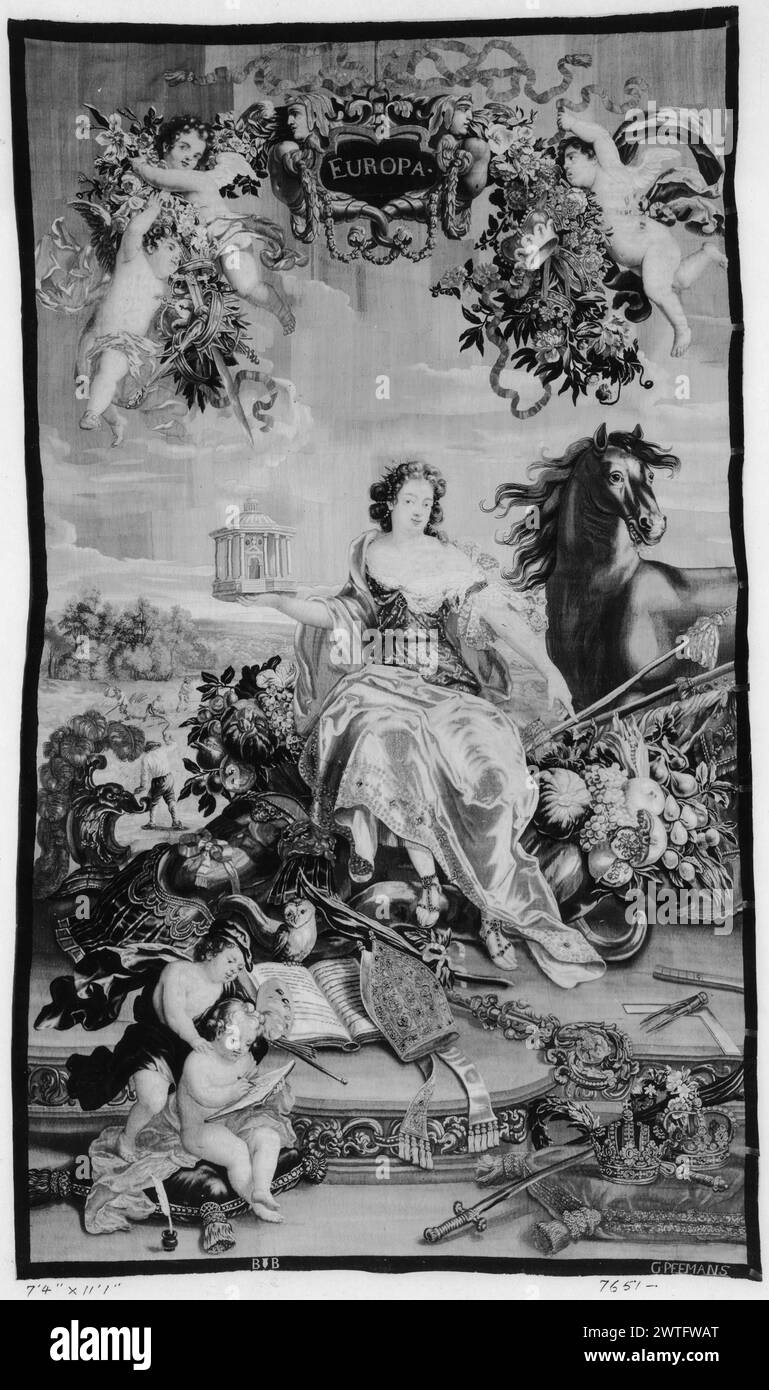 Europe. Schoor, Lodewijk van (flamand, 1666-1726) (auteur de design, attr.) [Peintre] Peemans, Gerard (flamand, c.1675-1700) (atelier) [tisserand] c. 1680-1700 tapisserie dimensions : H 11'1' x l 7'4' tapisserie matériaux/techniques : culture inconnue : Centre de tissage flamand : Bruxelles historique de propriété : vendu à Christie's, Londres, 4/3/1924. French & Co. acheté à Henry Symons, reçu le 16 avril 1924. Inscriptions : marque de Bruxelles sur la garde inférieure, à gauche du centre inscriptions : inscription dans la zone centrale : inscriptions EUROPA : signature tissée dans la garde inférieure, à droite : G. Peemans personnification de l'Europe Banque D'Images
