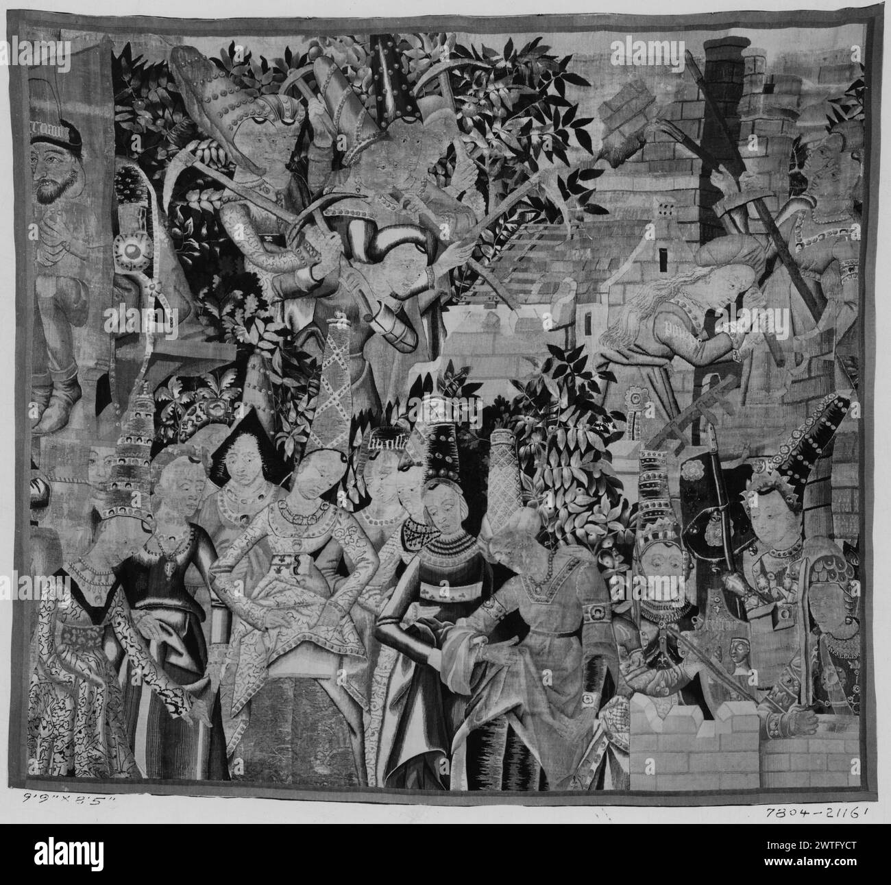 Mesdames comme maçons. Inconnu c. 1465-1500 dimensions de tapisserie : H 8'5' x W 9'9' tapisserie matériaux / techniques : inconnu culture : Centre de tissage du Sud des pays-Bas : inconnu historique de propriété : Français et Co. acheté à la Galerie d'art espagnole 8/1919 ; vendu à J. Goldman 3/19/1926 [SS 21161]. French & Co. acheté à J. Goldman, facturé le 5/1927 ; vendu à M. Rudinoff [?[/22/19[??] [SS 14103]. French & Co acheté à M. Rudinoff le 27 mars 1931 ; vendu à Carlos Zamborain le 7 juillet 10/1947 [SS 17121]. Inscriptions : inscription identifiant 1 figure [illisible] travaux connexes : panneaux en set : GCPA 0237116-0237119, Banque D'Images