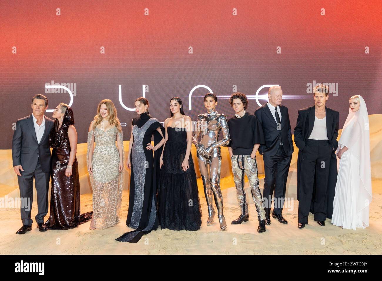 Les acteurs assistent à la première partie du film Dune à Leicester Square avec : Josh Brolin, Florence Pugh, Léa Seydoux, Rebecca Ferguson, Souheila Yacoub, Zendaya, Timothée Chalamet, Stellan Skarsgård, Austin Butler, Anya Taylor-Joy où : Londres, Royaume-Uni quand : 15 févr. 2024 crédit : Phil Lewis/WENN Banque D'Images