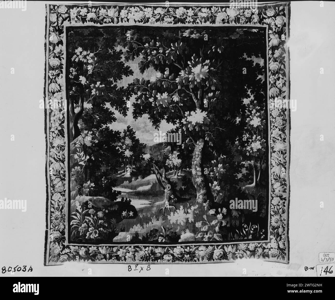 Paysage avec tronc d'arbre en clairière. Inconnu c. 1675-1725 dimensions de tapisserie : H 8'9' x W 8' tapisserie matériaux/techniques : inconnu culture : Centre de tissage flamand : inconnu historique de propriété : Français et Co. acheté de Demotte, reçu le 3/1925 ; vendu à Mrs. L. C. Phipps 1/2015/1933 [SS 25773]. French & Co. acheté à Olaf Jonson s.d., vendu à MRS Milton Rettenberg 5/4/1945 (peut avoir acheté 'a' ou 'b' ou les deux ; pas clair sur la feuille de stock) [SS 75103]. Travaux connexes : panneaux en set : GCPA 0236600-0236601, 0236583, 0236633 Banque D'Images
