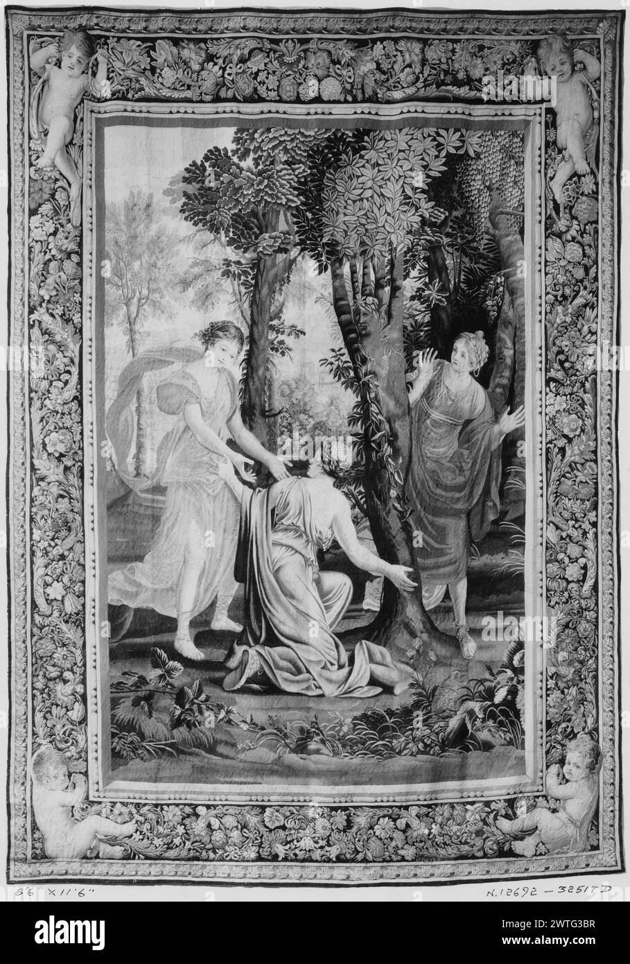 Trois nymphes entourant le laurier de Daphné. La planche, Raphael de (français, acte. CA.1627-1690) (atelier) [tisserand] la planche, Sébastien François de (Français, acte. CA.1661-1670) (atelier) [tisserand] c. 1630-1668 tapisserie matériaux/techniques : culture inconnue : Centre de tissage français : Paris histoire de propriété : Château de Buchanan, Stirlingshire, siège du duc de Montrose (?). Basil Dighton coll., Londres. J. J. Botibol coll., Londres. Richard Lehne coll., New York. French & Co. acheté à R. W. Lehne, facturé le 29/09/1928. États-Unis, Californie, Salinas, collection privée. Travaux connexes : panneaux Banque D'Images