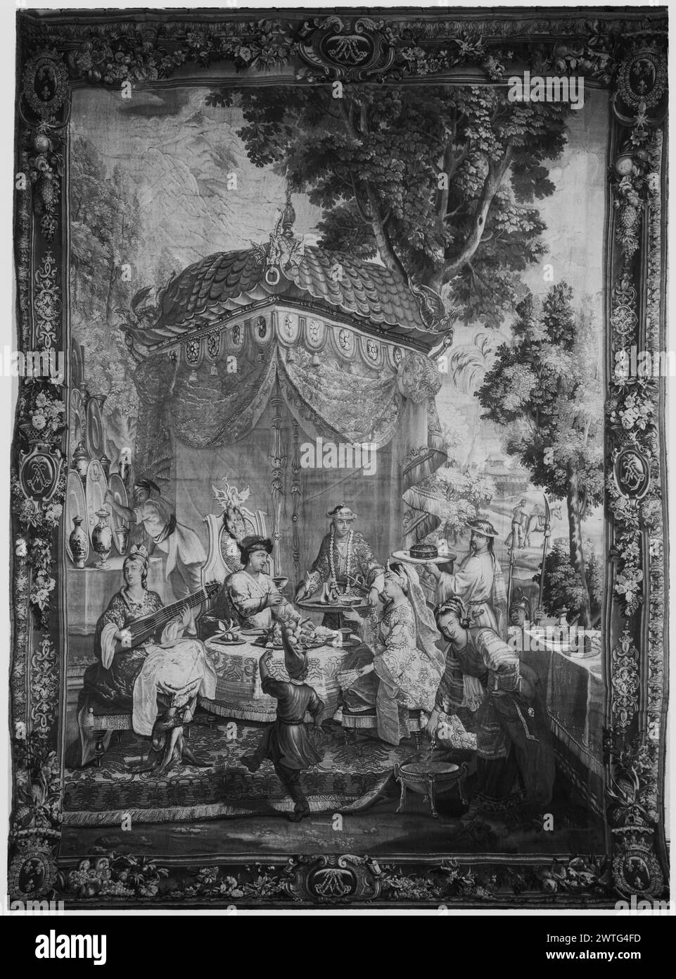 Collationnement. Vernansal, Guy-Louis (français, 1648-1729) (auteur de design, attr.) Monnoyer, Jean-Baptiste (français, 1636-1699) (auteur du dessin) [peintre] Belin, Jean-Baptiste I (français, 1653-1715) (auteur du dessin) [peintre] Béhagle, Philippe I (français, né en 1641-d.1705) (atelier) [tisserand] c. 1697-1705 tapisserie dimensions : H 13'10.5' x l 10'2' tapisserie matériaux/techniques : laine et soie culture : Centre de tissage français : Beauvais histoire de la propriété: réalisé pour le Louis-Alexandre de Bourbon, comte de Toulouse & duc de Penthièvre. Louis-Jean-Marie de Bourbon, duc de Penthièvre (fils de ce qui précède) Banque D'Images