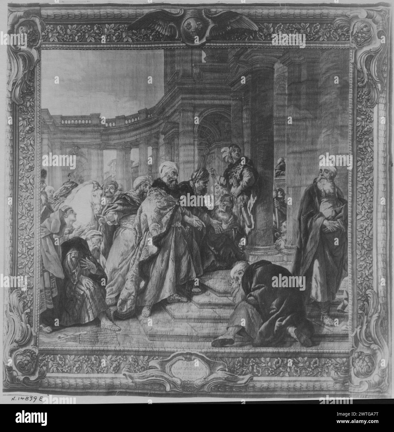 Le dédain de Mordecai. Troy, Jean François de (français, 1679-1752) (créateur de dessin animé) [peintre] Cozette, Pierre-François (français, né en 1714-d.1801) (atelier) [tisserand] Jacques, Maurice (français, 1712-1784) (auteur de dessin, bordure) [peintre] c. 1771-1774 tapisserie dimensions : H 14' x l 17'9' tapisserie matériaux/techniques : inconnue culture : Centre de tissage français : histoire de la propriété de Paris : offert par Louis XVI à Albert et Marie-Christine (sœur de la reine Marie-Antoinette), Duc et Duchesse de Saxe-Teschen et co-gouverneurs des pays-Bas autrichiens lors de leur visite à Paris le 8/20/1786 [SS 54311]. Shah de moi Banque D'Images