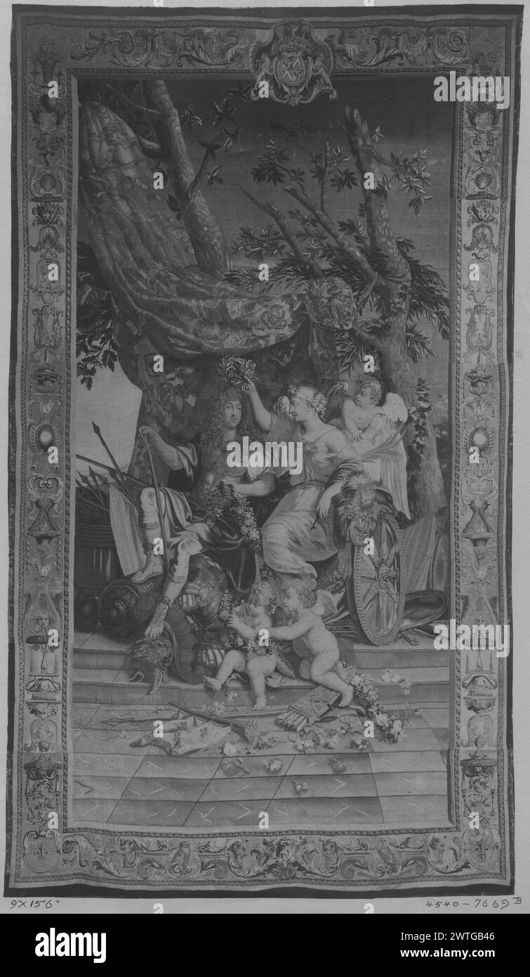 Roi Louis XIV couronné par la Déesse de la victoire. Le Brun, Charles (français, 1619-1690) (créateur de dessins animés) [peintre] Meulen, Adam Frans van der (flamand, 1632-1690) (créateur de dessins animés) [peintre] Martin, Jean-Baptiste I (français, 1659-1735) (créateur de dessins animés) [peintre] Béhagle, Philippe I (français, né en 1641-d.1705) (atelier) [tisserand] c. 1685-1711 tapisserie dimensions : H 15'8,5' x W 9'2' laine, soie et fil métallique (or et argent) culture : Centre de tissage français : Beauvais histoire de propriété : commandé par Louis XIV en cadeau au comte Buhl. Lord Amherst of Hackney coll., Di Banque D'Images