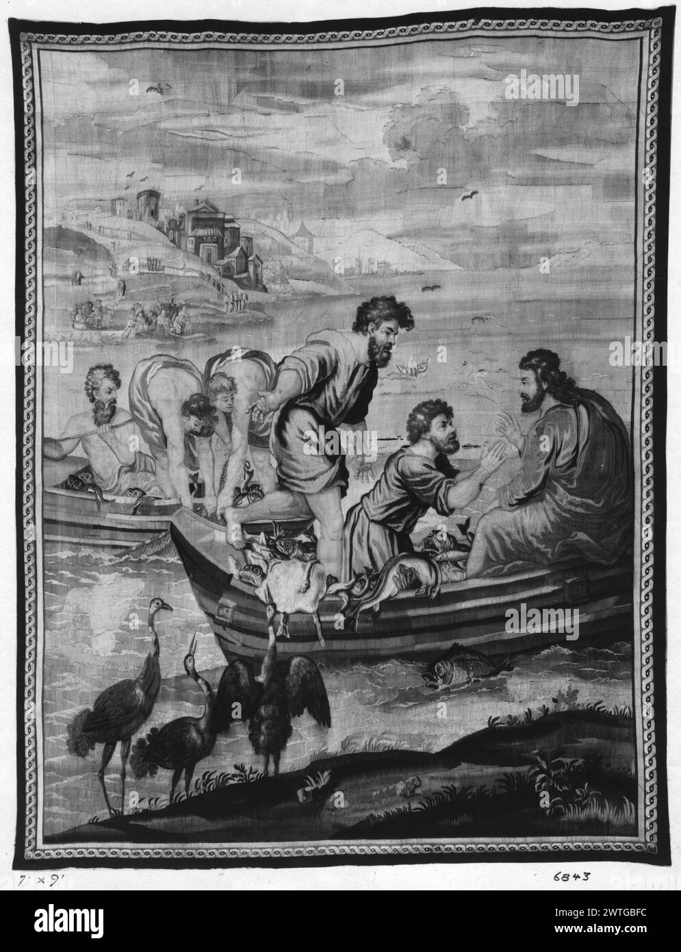 Tirant d'eau miraculeux de poissons (avant la Résurrection) sur le lac de Gennesaret (mer de Galilée). Raphael (Italien, 1483-1520) (dessiné après) [peintre] c. 1700-1725 dimensions de la tapisserie : H 9' x l 7' matériaux / techniques de la tapisserie : culture inconnue : Centre de tissage anglais : Londres histoire de la propriété : Français & Co. Christ sur le bateau avec SS. Simon & Peter ; dans un autre bateau, SS. James & John aidant à apporter des filets (Luke 5 : 1-11) (BRD) conception de chaîne étroite panneau tapisserie montre seulement la partie centrale de la composition complète. La série « actes des Apôtres » a été commandée à Raphaël pour le pape Léon X en 1515 à Banque D'Images