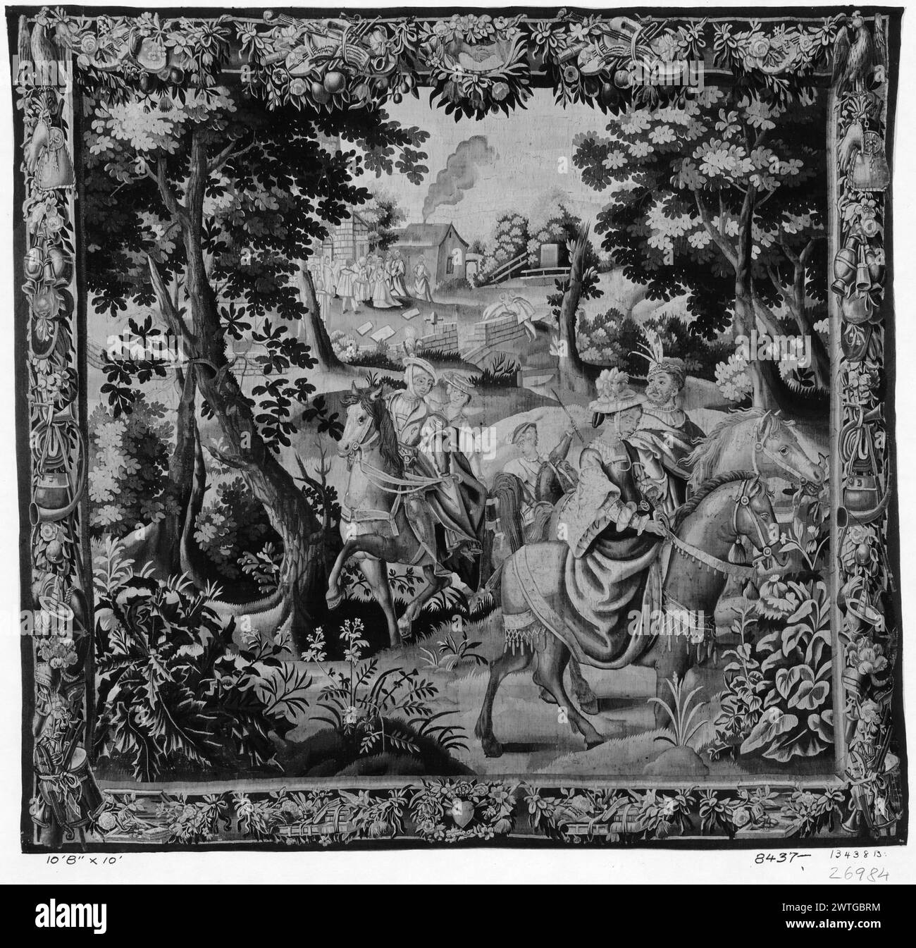 mois. Inconnu c. 1650-1670 dimensions de tapisserie : H 10' x l 10'8' matériaux/techniques de tapisserie : inconnu culture : Centre de tissage flamand : Bruxelles historique de propriété : Français & Co. acheté de C. Lihme, facturé le 2/1925 ; vendu à George H. Frazier le 4/28/1925 [SS 13438]. French & Co. acheté à C. C. Cheston, reçu le 12/11/1953, vendu à Ellen McCluskey le 3/25/66 [SS 54243]. Mesdames et messieurs à cheval dans la forêt (centre, premier plan), groupe de figures, peut-être pour mariage, dans le cimetière (l du centre, arrière-plan) (BRD) guirlandes et couronnes de feuillage, fleurs et fruits, avec instrument de musique Banque D'Images