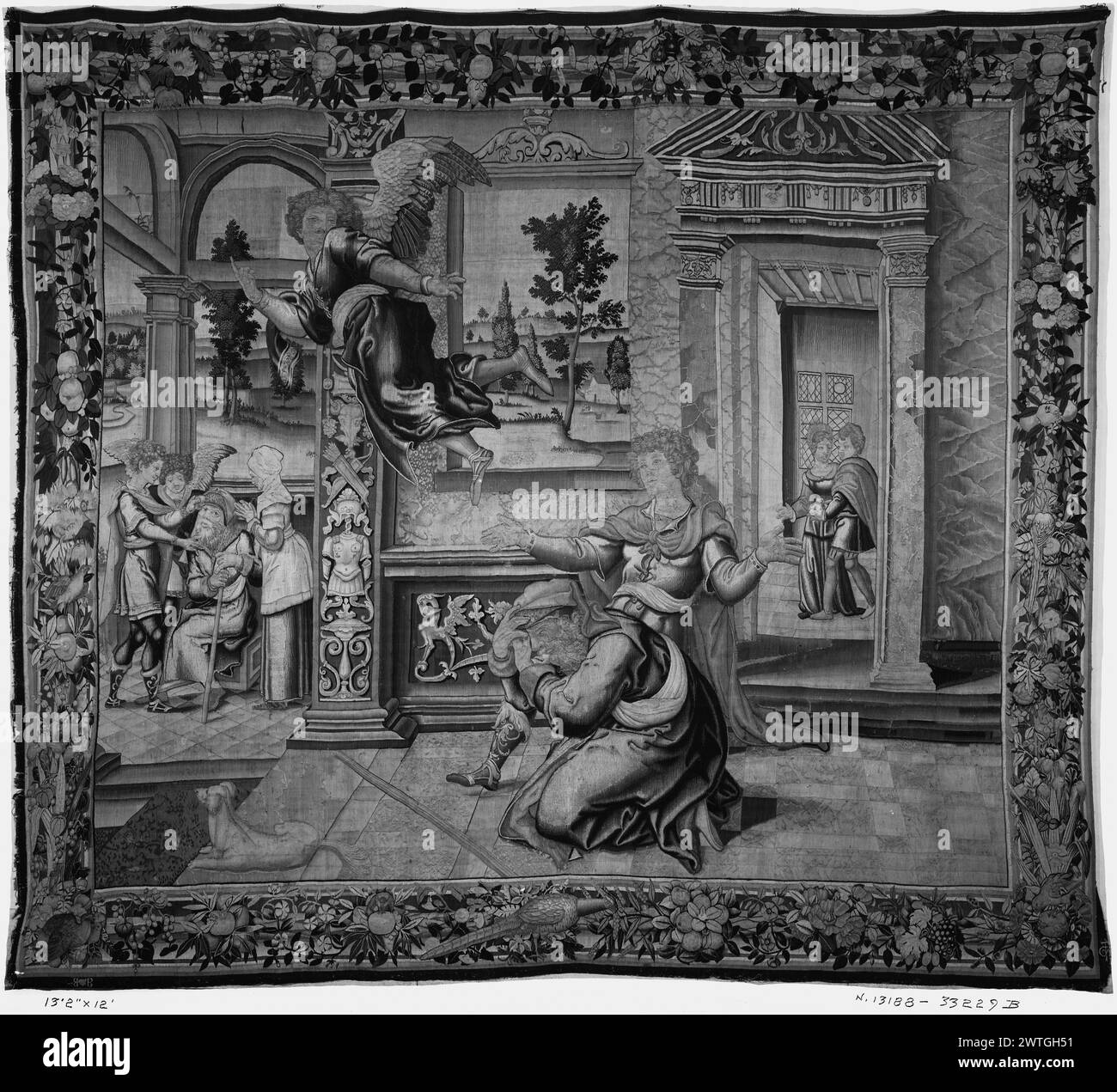 Le retour de Tobias : guérison de Tobit. Unknown c. 1540 tapisserie dimensions : H 12' x l 13'2' tapisserie matériaux/techniques : inconnu culture : Centre de tissage flamand : Bruxelles histoire de propriété : Français et Co. Inscriptions : marque de ville sur la garde inférieure, à gauche ; marque de tisserand non identifiée sur la garde droite, en bas dans le cadre architectural, l'ange Raphaël disparaît dans le ciel ; au loin l, Tobias met la galle de poisson sur les yeux de son père ; au l dans la niche, Tobias & Anna (Anne) (?) (Tobit 10-13) (BRD) des grappes de fleurs et de fruits surdimensionnés contre un tronc de palmier entrecoupées de la marque Birds Weaver peuvent faire référence à un mémoire Banque D'Images