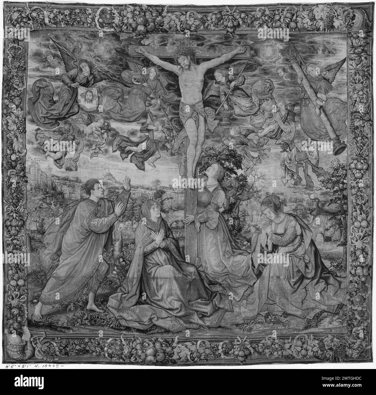Crucifixion du Christ. Orley, Bernart van (pays-Bas (avant 1600) - Flandre, CA.1492-1542) (dessiné après) [peintre] Aelst, Pieter van (pays-Bas (avant 1600) - Flandre, ACT.1495-1532) (atelier, attr.) [weaver] Pannemaker, Pieter de I (pays-Bas (avant 1600) - Flandre, Act.1517-1535) (atelier, attr.) [tisserand] c. 1520-1530 tapisserie dimensions : H 8'3' x l 8'2' tapisserie matériaux/techniques : laine (chaîne : 20-21/po ; 7-8/cm) ; soie ; fil métallique (argent) ; fil métallique (argent-doré) culture : Sud des pays-Bas histoire de propriété : Duke of Berwick & Alba coll. ; vendu à Paris, Banque D'Images