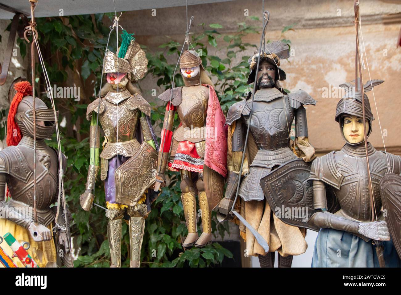 A Palerme, Italie, le 2023 octobre, marionnettes siciliennes artisanales Banque D'Images