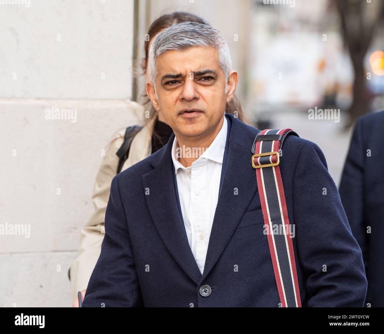 Londres, Angleterre, Royaume-Uni. 18 mars 2024. Le maire de Londres, SADIQ KHAN, est vu à Westminster lors de la ronde de diffusion du matin. (Crédit image : © Thomas Krych/ZUMA Press Wire) USAGE ÉDITORIAL SEULEMENT! Non destiné à UN USAGE commercial ! Banque D'Images