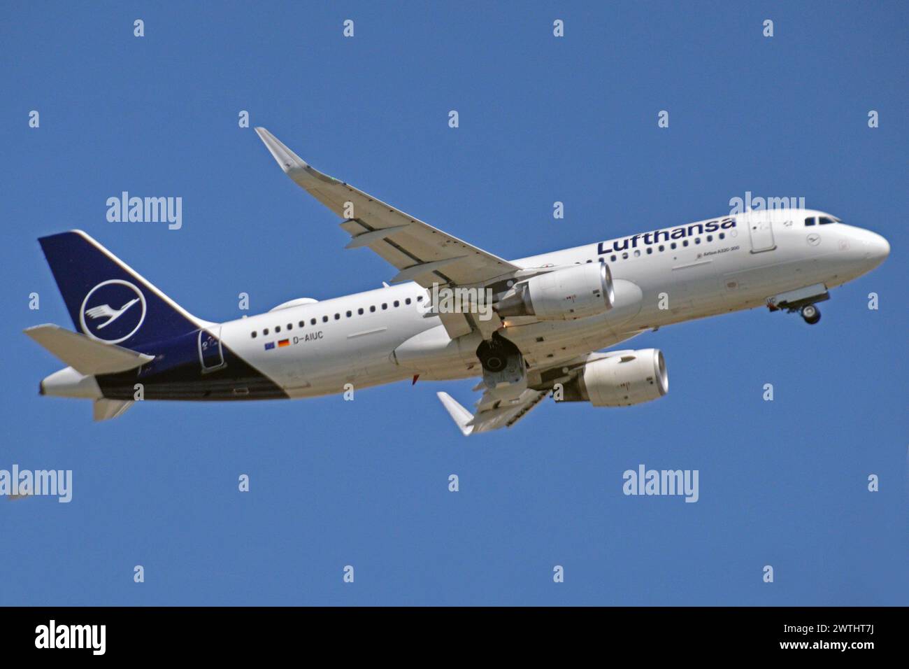 Allemagne, Bavière, Munich : d-AIUC Airbus A.320-214 (c/n 6006) de Lufthansa à l'aéroport Franz Josef Strauss de Munich. Banque D'Images