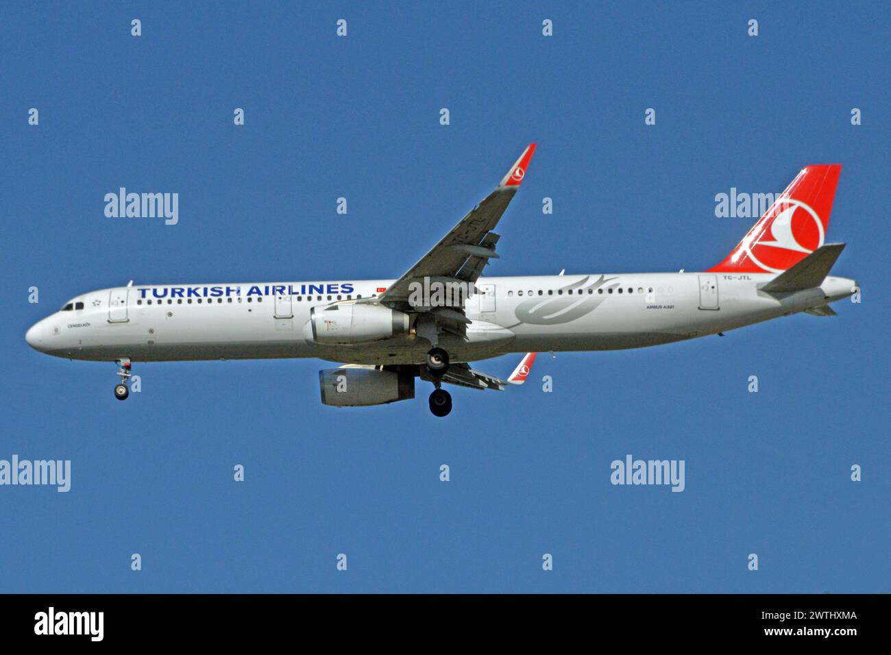 Allemagne, Bavière, Munich : TC-JTL Airbus A.321-231 (c/n 7166) de THY Turkish Airlines à l'aéroport Franz Josef Strauss de Munich. Banque D'Images