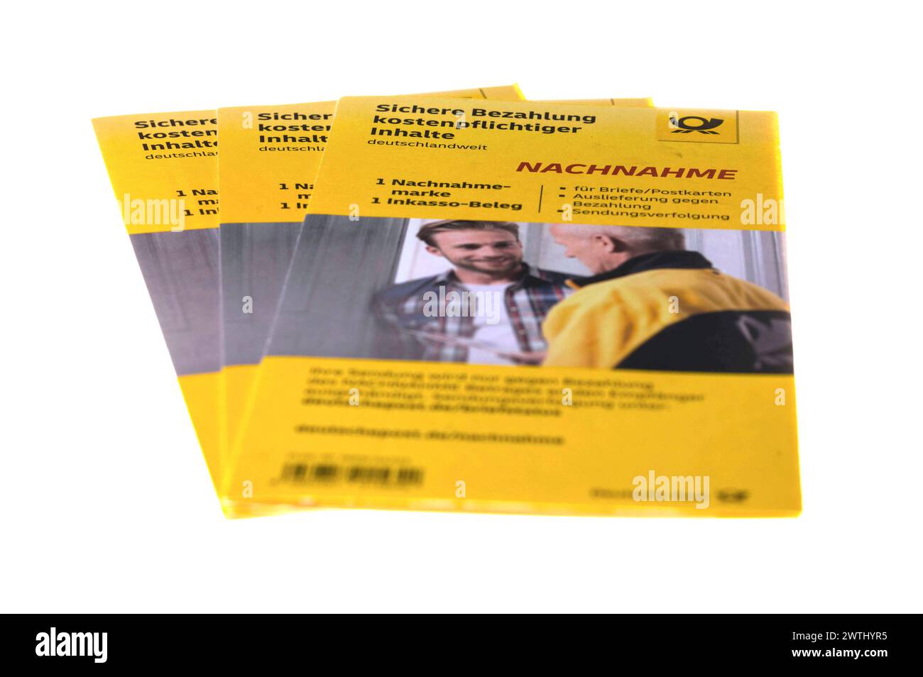 Nachnahme ist eine Zahlungsbedingung und Frankatur, BEI der die Kaufpreiszahlung einer Ware BEI deren Ablieferung an den Postempfänger durch diesen an den ausführenden Frachtführer erfolgt. Symbolfoto, Themenfoto *** le paiement à la livraison est un délai de paiement et d'affranchissement dans lequel le prix d'achat des marchandises est payé par le destinataire au transporteur lors de la livraison au destinataire postal photo symbole, thème photo Foto:xB.xSchubertx/xFuturexImagex nachnahme 4302 Banque D'Images