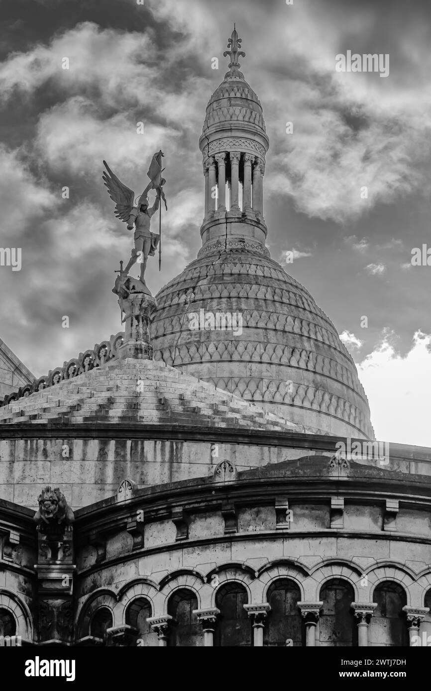Paris, France - 17 février 2024 : vue rapprochée de la célèbre église du Sacré coeur, l'église du Sacré coeur de Montmartre Paris France Banque D'Images
