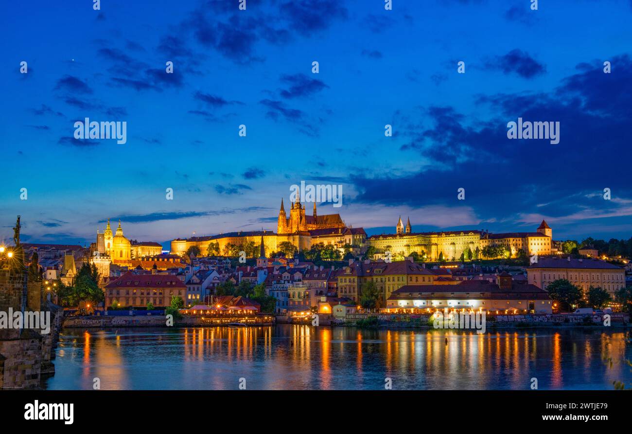 Prog Cathédrale de Vitus et château de Prague de la vieille ville, Prague, République tchèque Banque D'Images