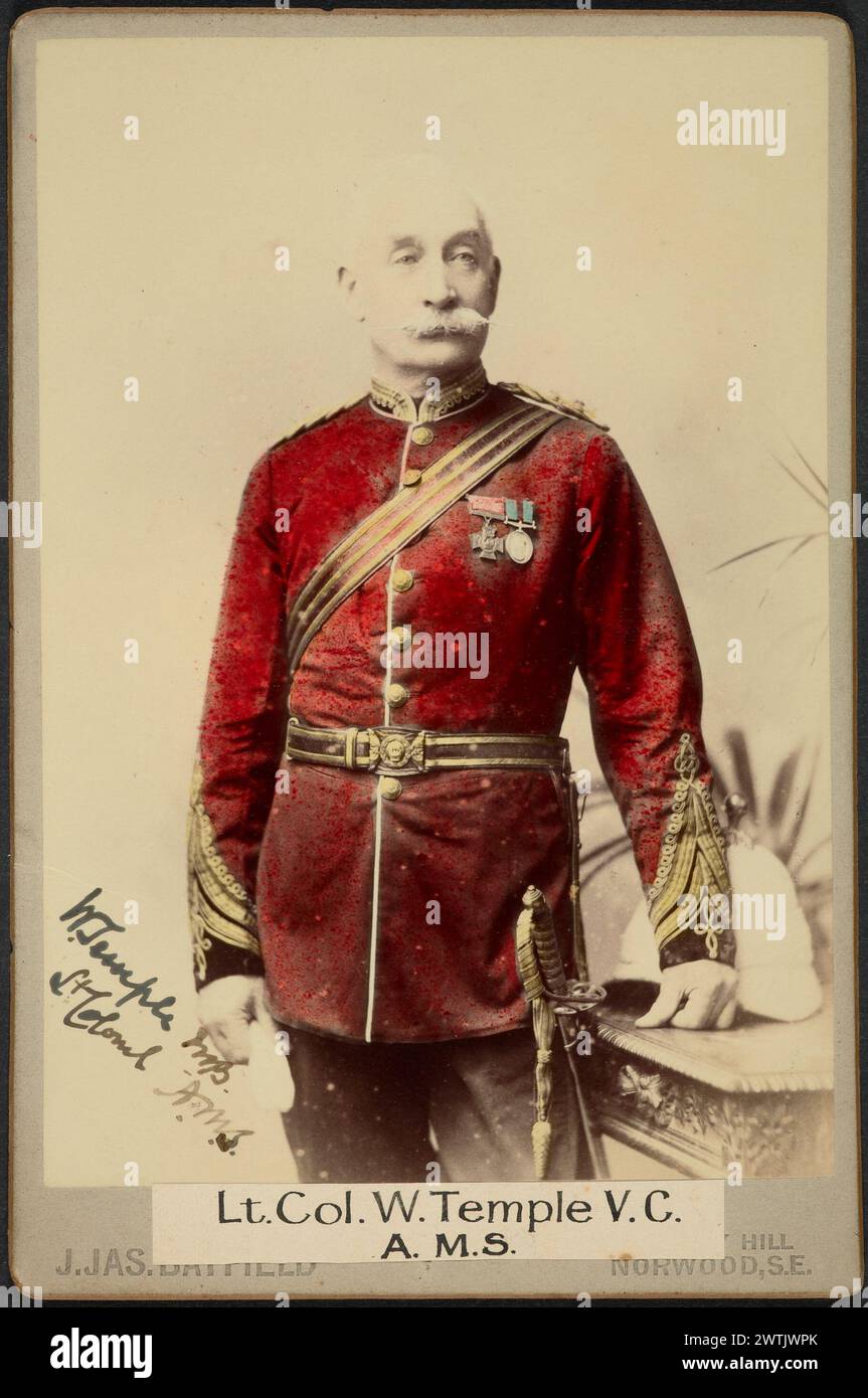 Lieutenant-colonel William A. Temple, V.C., A.M.S. photographies de cabinet, tirages photographiques, tirages à l'albumen, portraits de studio, photographies colorées à la main Banque D'Images