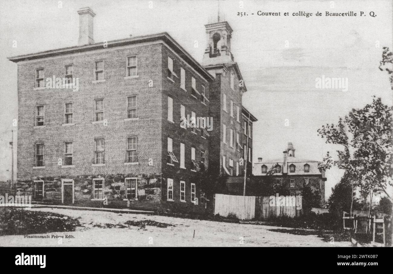 Collotype - Couvent et collège à Beauceville, QC, vers 1910 Banque D'Images