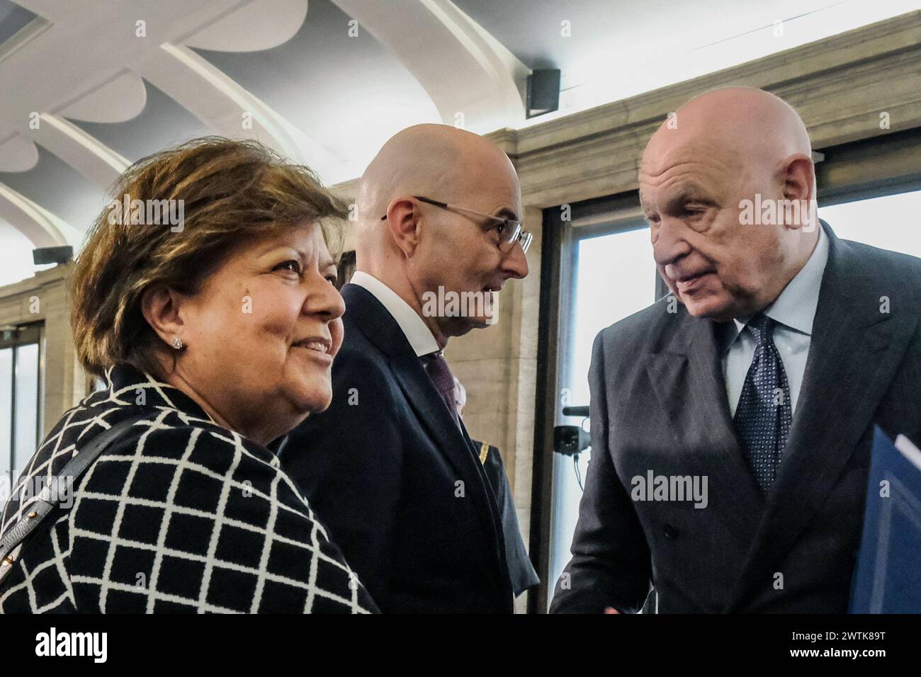 La Presidente della Corte di Cassazione Margherita Cassano, il vicepresidente del CSM Fabio Pinelli, il Ministro della Giustizia Carlo Nordio alla Presentazione della Relazione annuale della Corte costituzionale sull'attività e sugli indirizzi giurisenziali della Corte nel 2023, Palazzo della Consulta a Roma, Lunedì, 18 Marzo 2024 (foto Mauro Scrobogna/presse) le Président de la Cour de cassation Margherita Cassano, le vice-président du CSM Fabio Pinelli, le ministre de la Justice Carlo Nordio lors de la présentation du rapport annuel de la Cour constitutionnelle sur l'activité an Banque D'Images