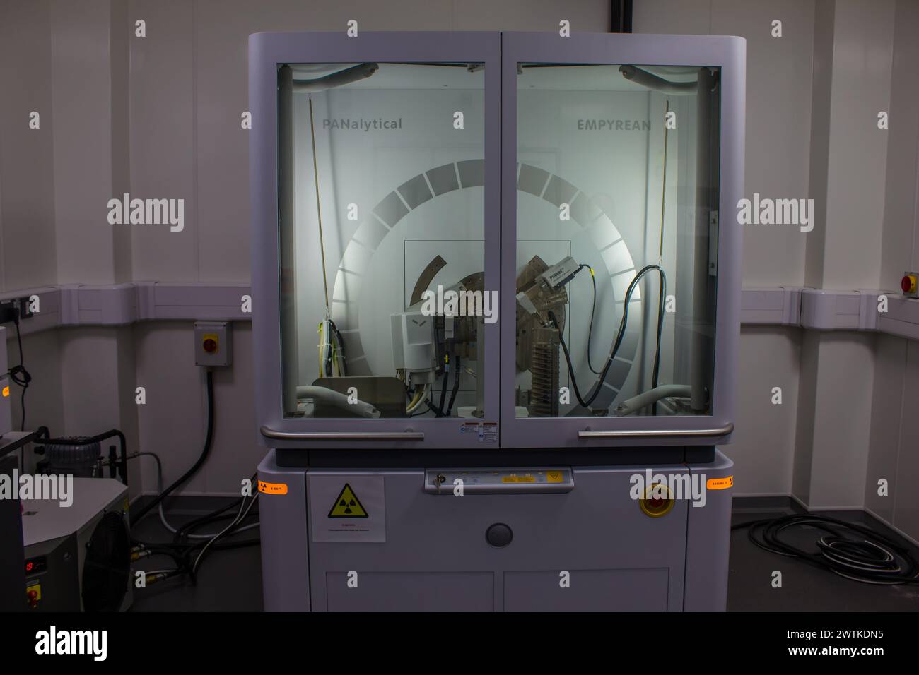 Diffractomètre à rayons X fermé Banque D'Images