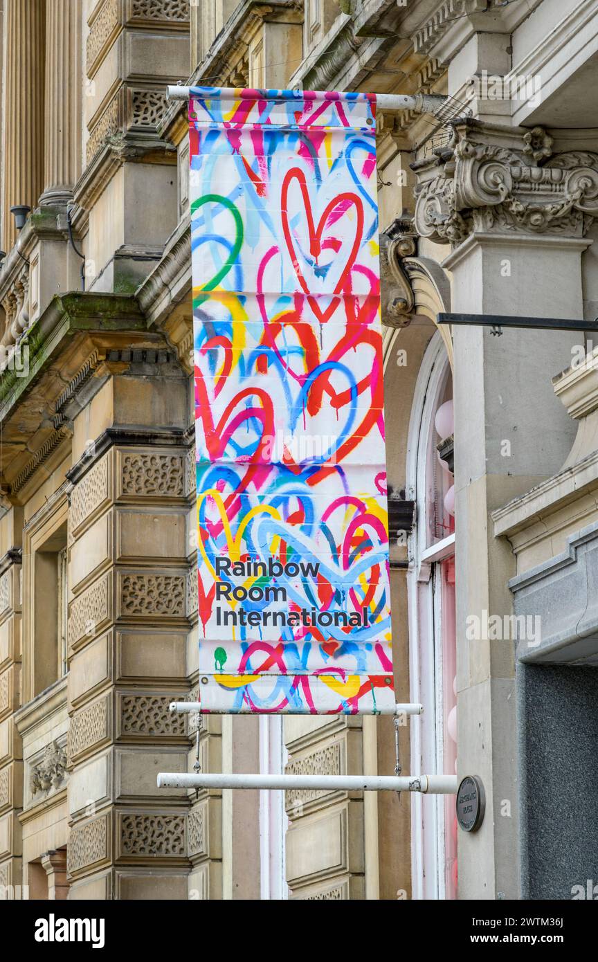 Rainbow Room International Hairdressers Sign, George Square, Glasgow, Écosse, Royaume-Uni, Europe Banque D'Images