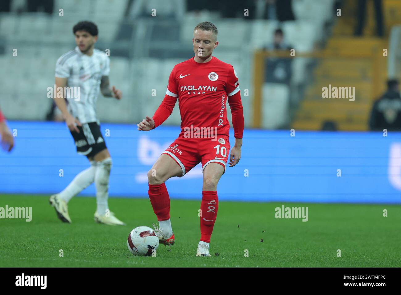 Istanbul, Turquie. 16 mars 2024. Istanbul, Turquie, 16 mars 2024 : Sam Andreas Larsson (10 Antalyaspor) lors du match de football de la Super League turque entre Besiktas et Bitexen Antalyaspor au stade Tupras, Turquie. (/SPP) crédit : photo de presse sportive SPP. /Alamy Live News Banque D'Images