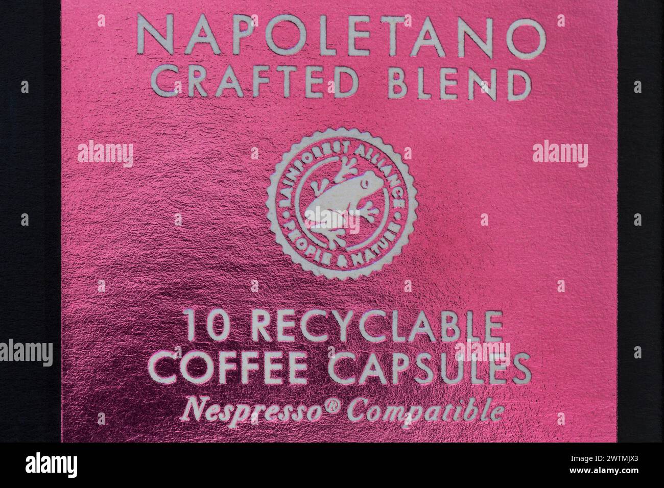 10 capsules de café recyclables compatibles Nespresso - détail sur la boîte de Caffe Nero Napoletano Crafted Blend capsules de café dosettes Banque D'Images