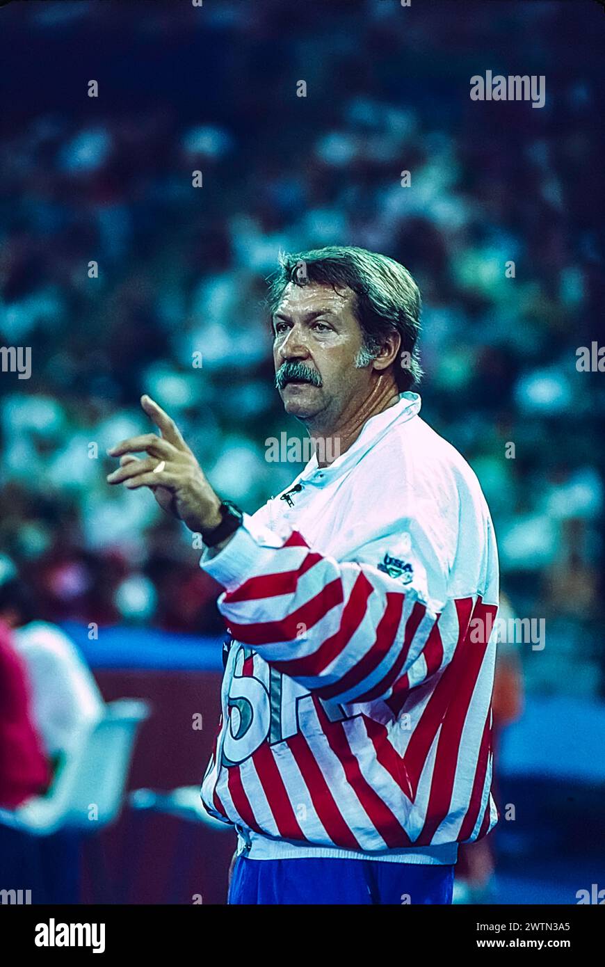 Bela Karolyi, entraîneur de l'équipe américaine, lors de l'équipe artistique féminine de gymnastique aux Jeux Olympiques d'été de 1992. Banque D'Images