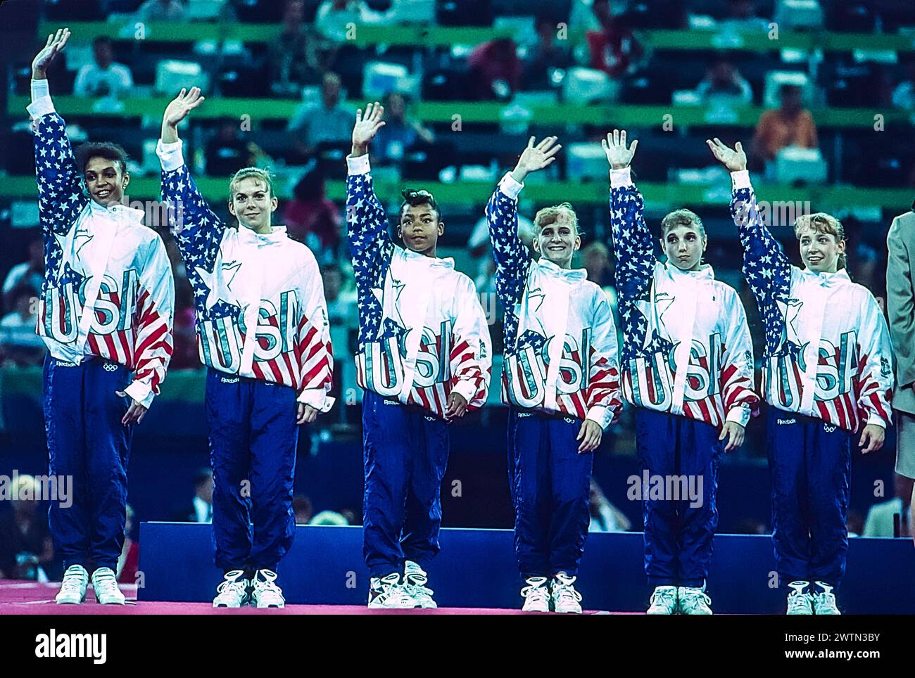 Médaillée de bronze par équipe américaine dans l'équipe artistique féminine de gymnastique aux Jeux olympiques d'été de 1992. Banque D'Images