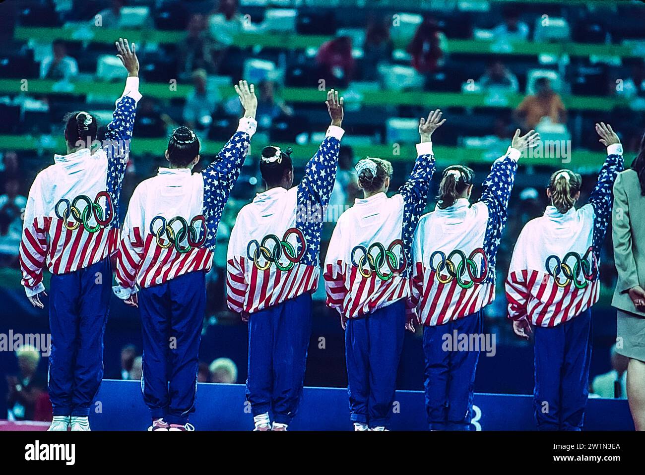 Médaillée de bronze par équipe américaine dans l'équipe artistique féminine de gymnastique aux Jeux olympiques d'été de 1992. Banque D'Images